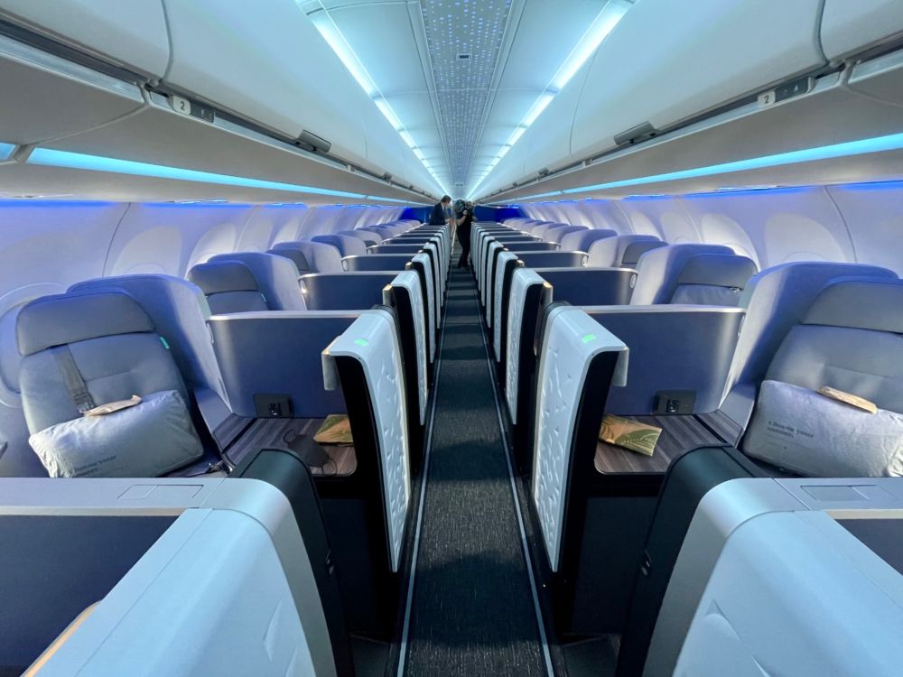 JetBlue A321LR Business Wide