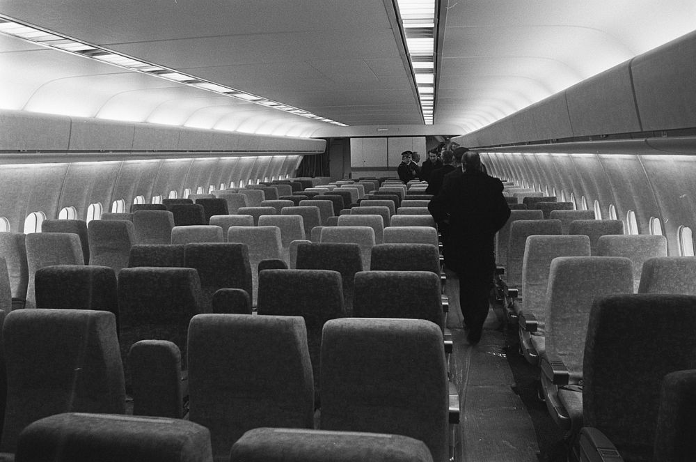 DC-10 Cabin