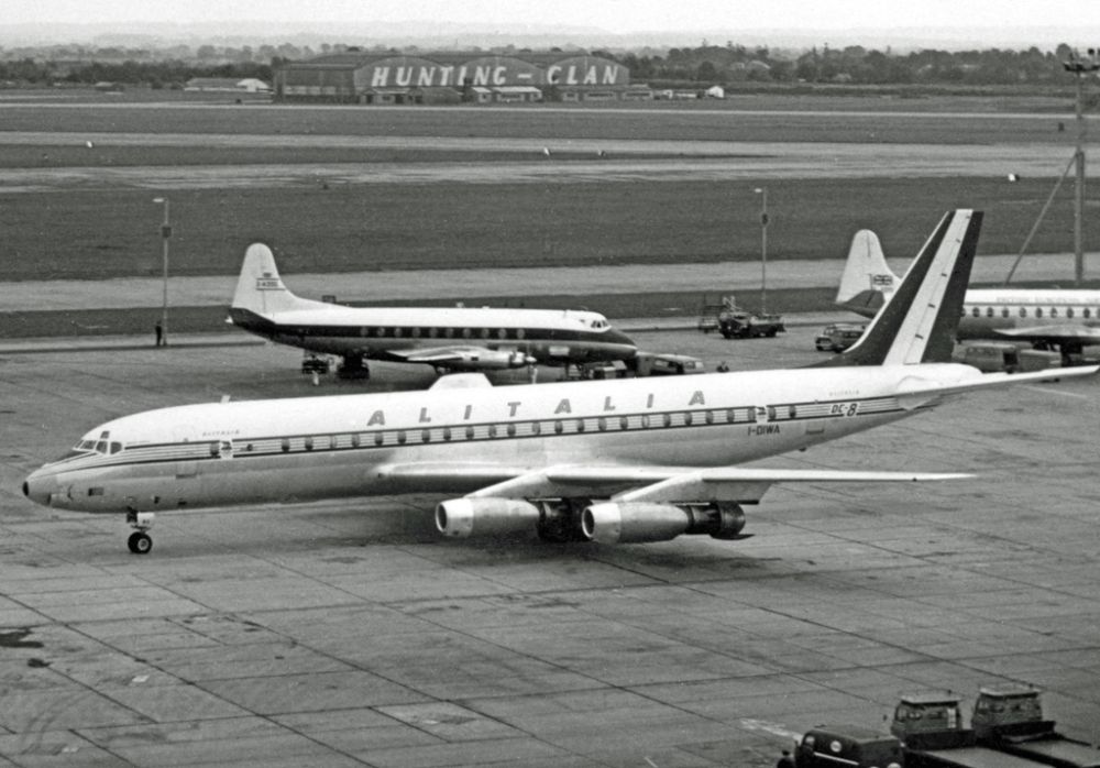 Alitalia DC-8
