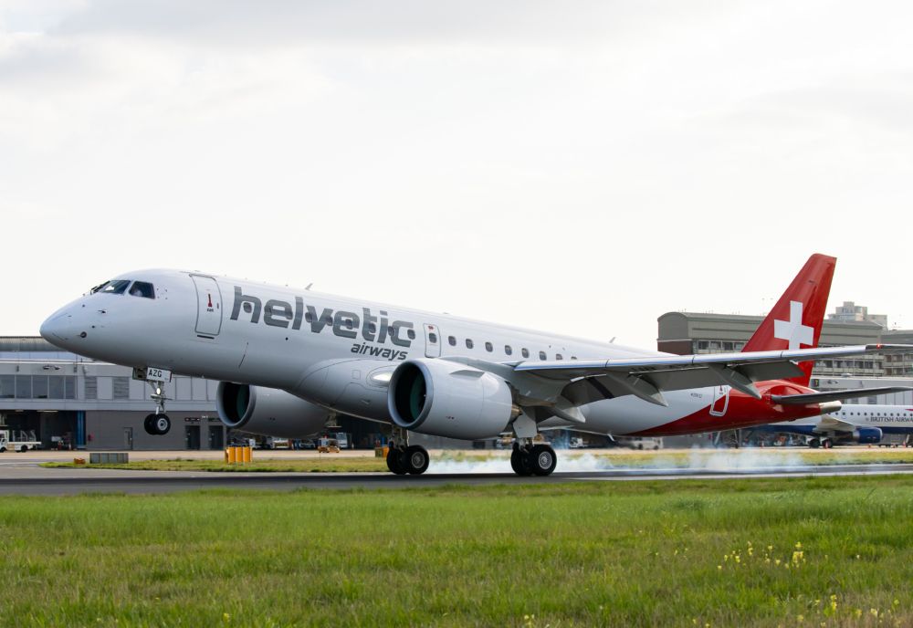 Helvetic first E2 flight to LCY