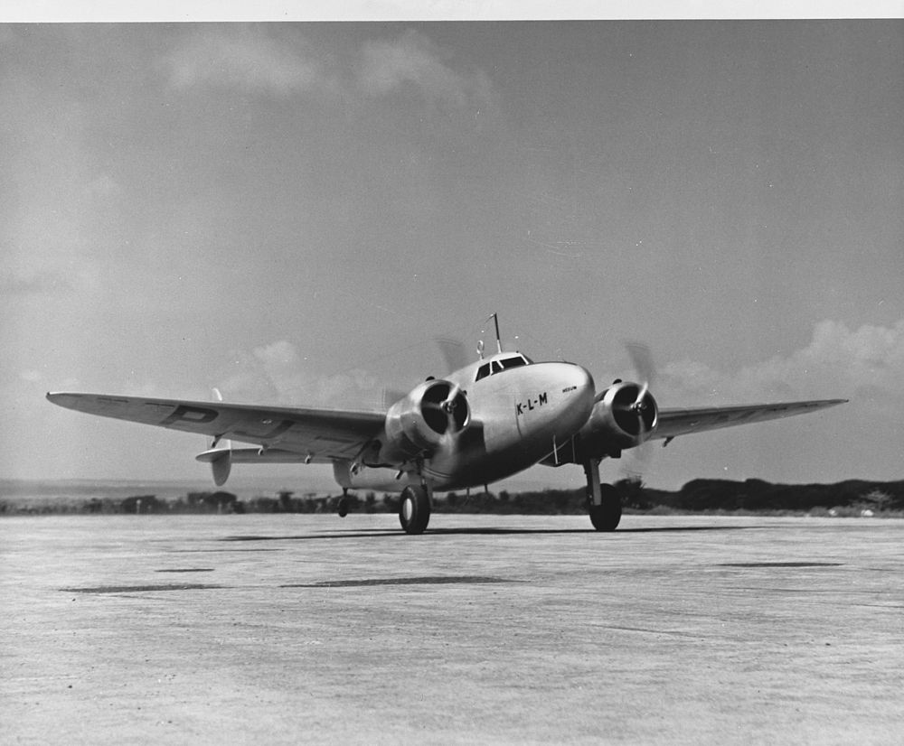 Lockheed-14 Super Electra 