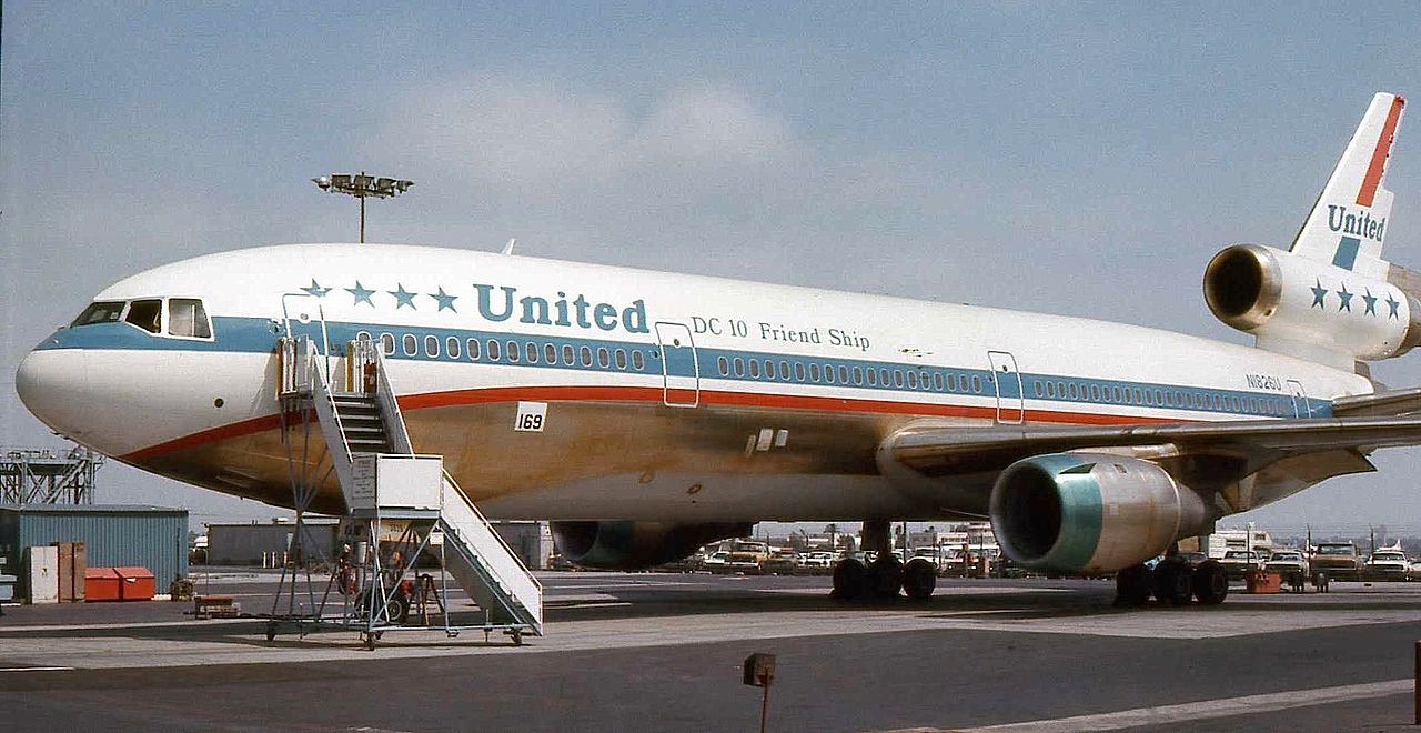 United Airlines DC-10