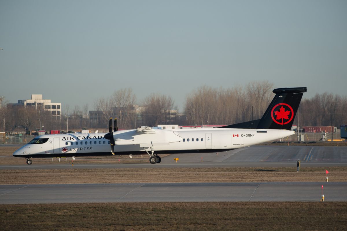 Air Canada Q-400 