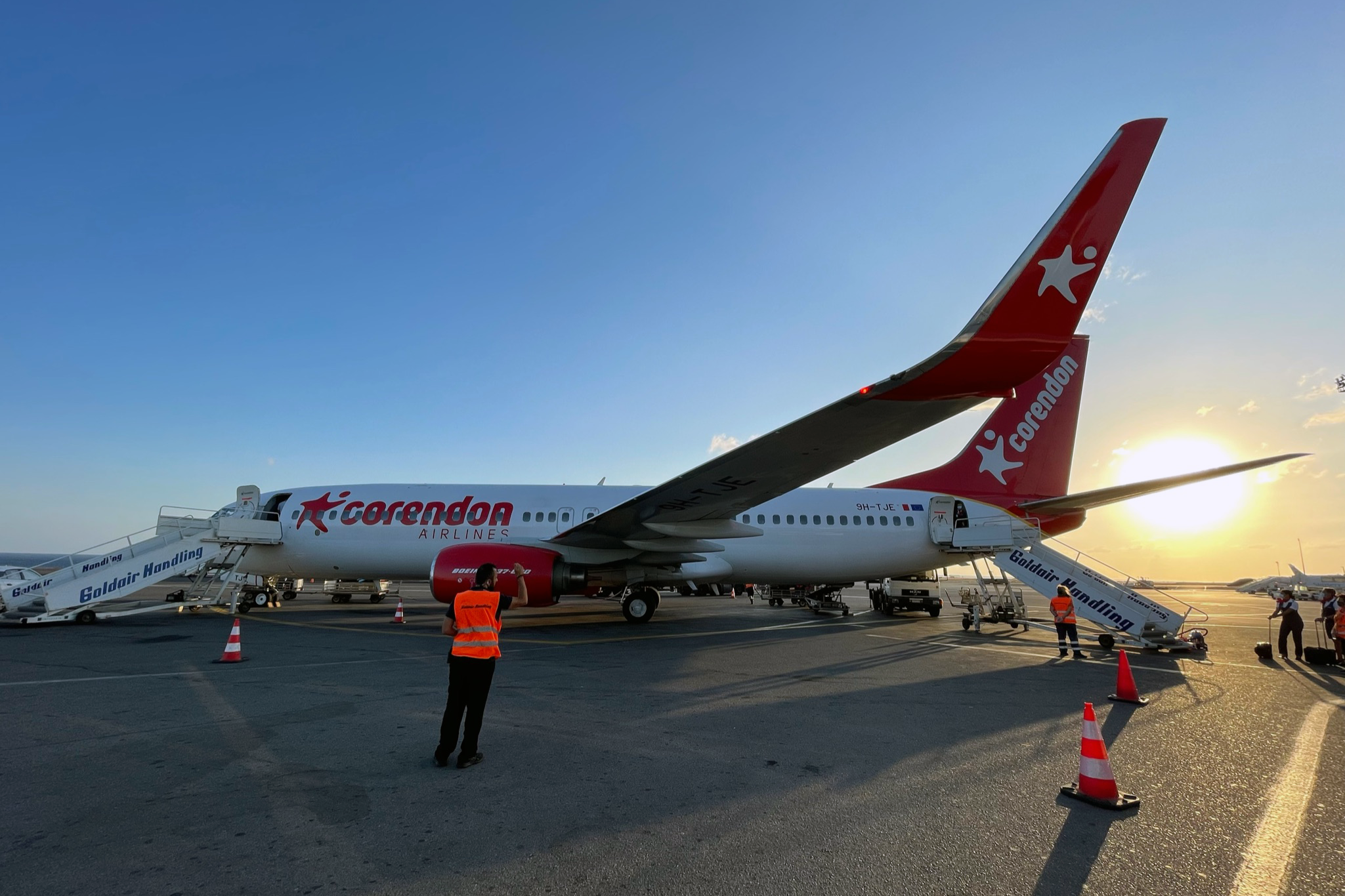 afdeling lovgivning aflange Review: Corendon Airlines Boeing 737 To Heraklion