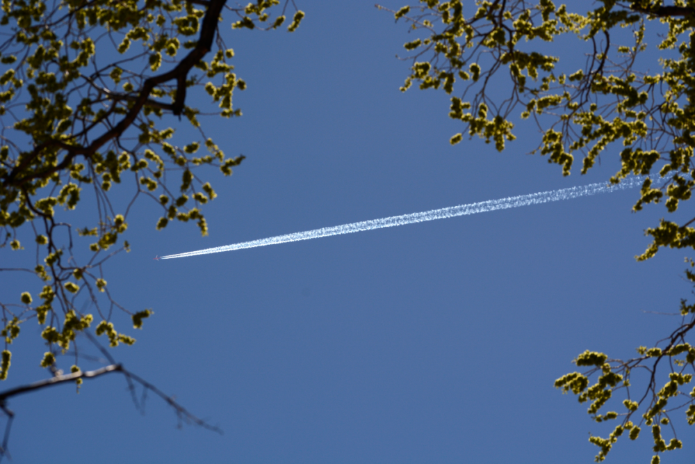 Aircraft-Contrails-getty