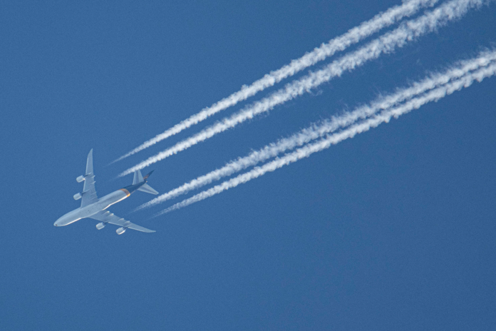 Aircraft-Contrails-getty