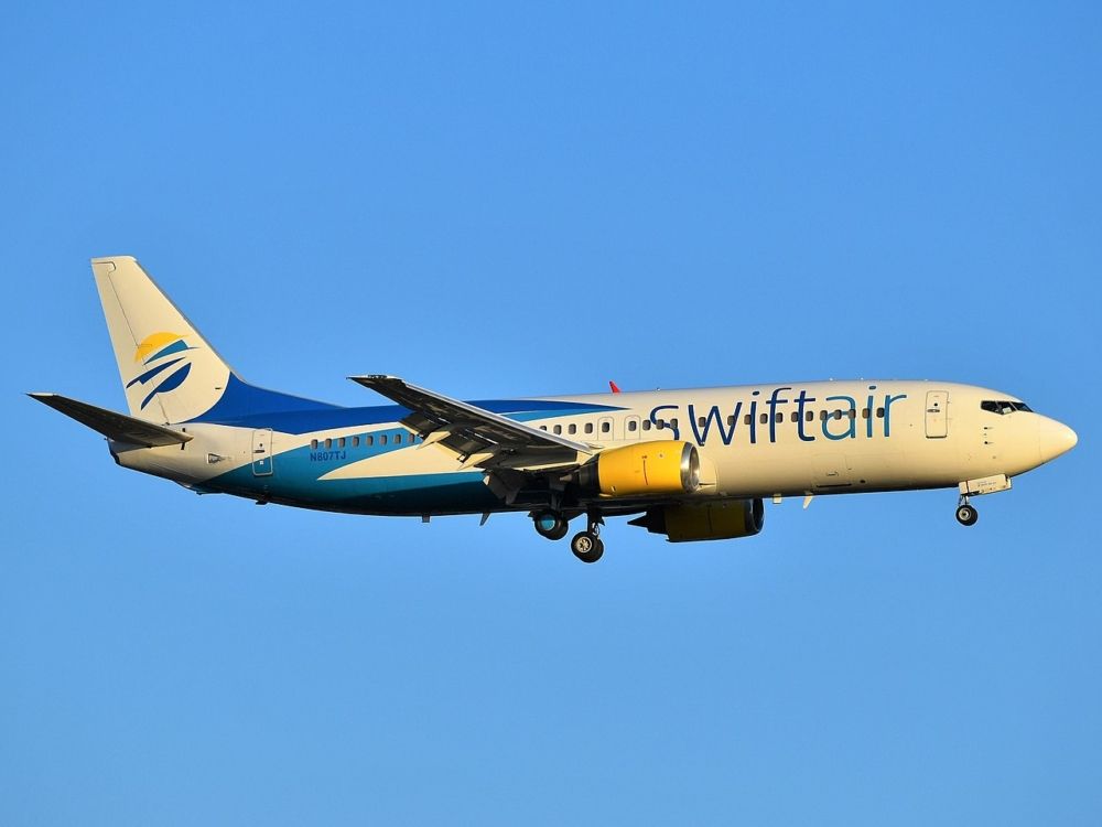 Swift Air Boeing 737-400