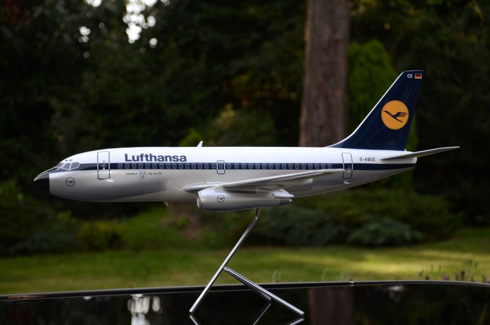 Lufthansa Boeing 737-200 Model