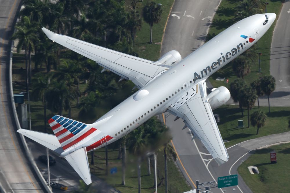 American 737-800