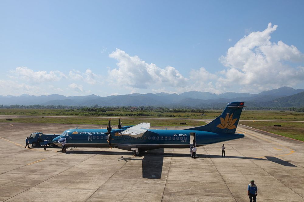 Vietnam Airlines at Dien Bien ATR 72