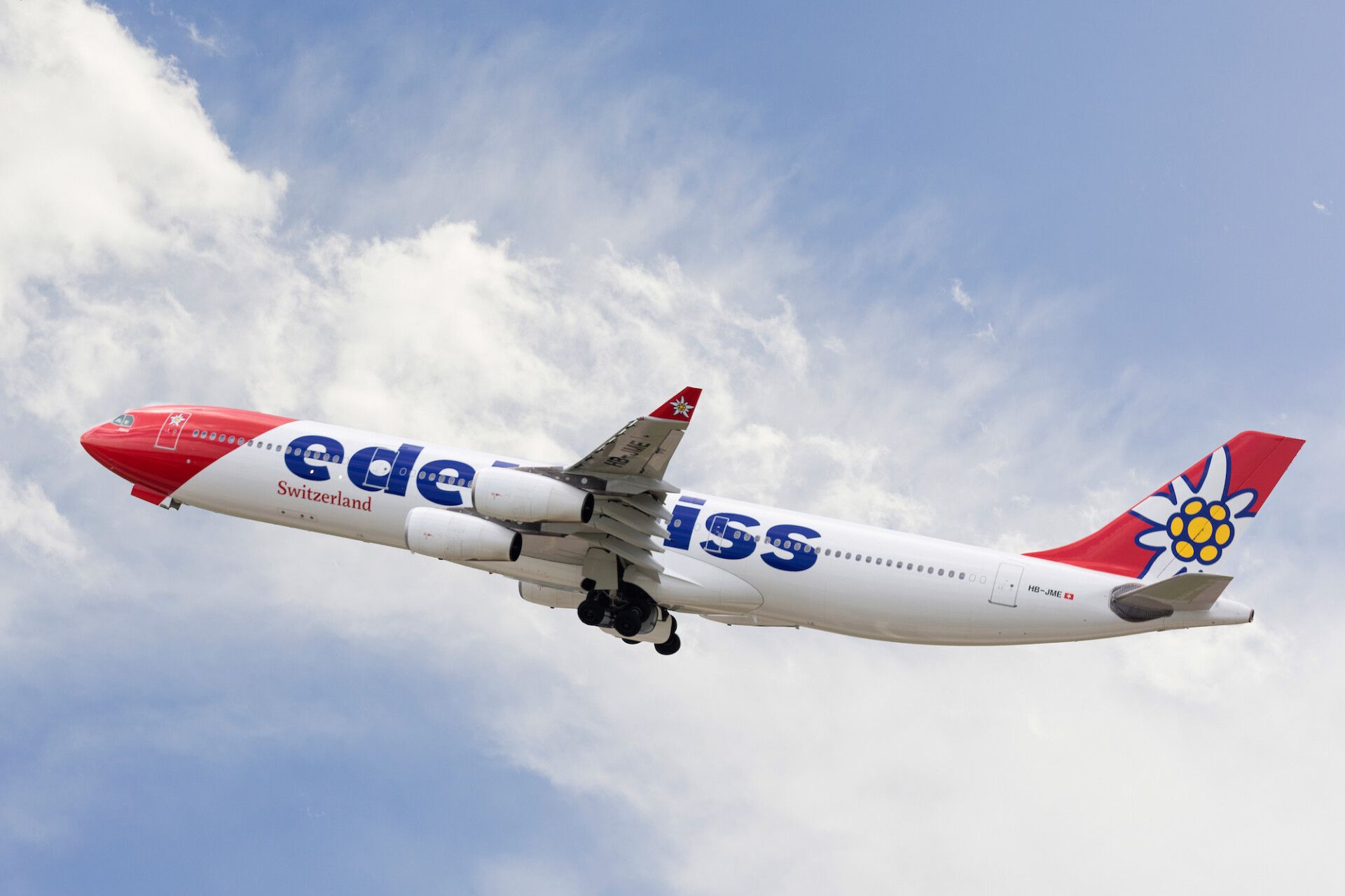 Edelweiss_A340_Takeoff