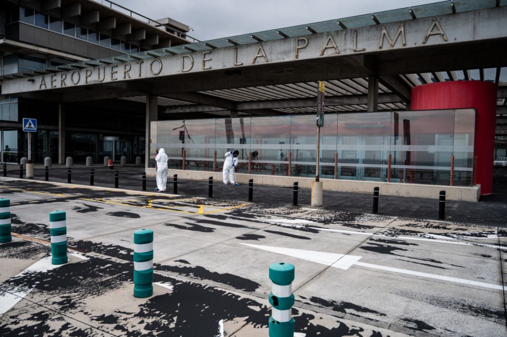 La Palma Airport volcanic ash