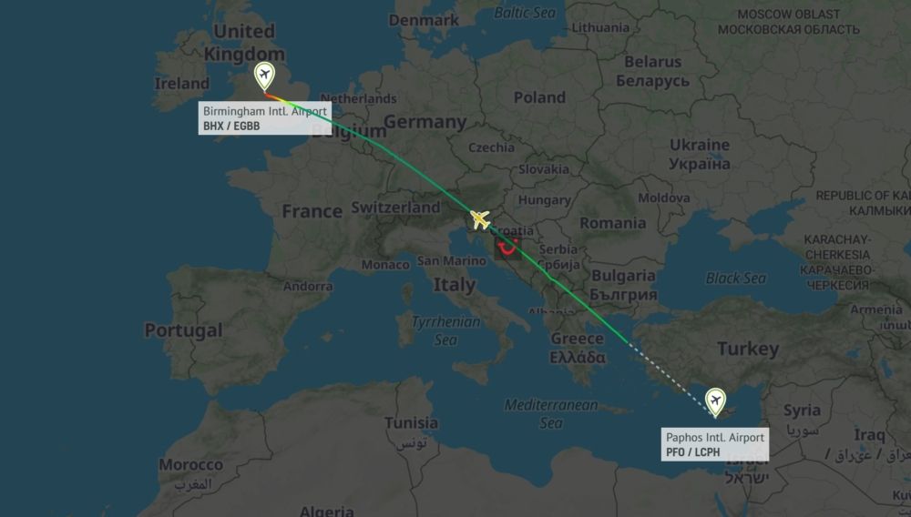 The final commercial flight of TUI's 757s
