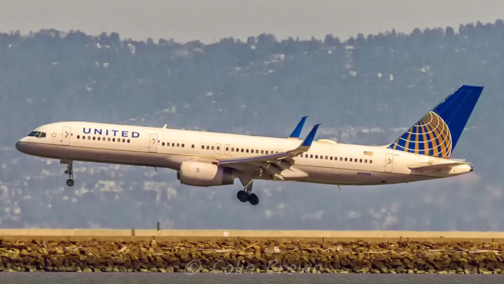 United Boeing 757-200