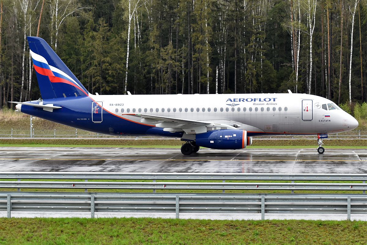 Raro: ¿Quién vuela el Sukhoi Superjet 100?