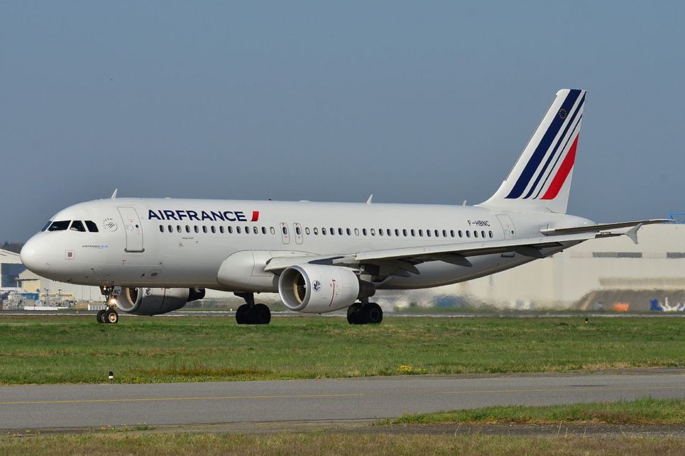 Airbus_A320-200_Air_France_(AFR)_F-HBNC_-_MSN_4601_(6960920748)
