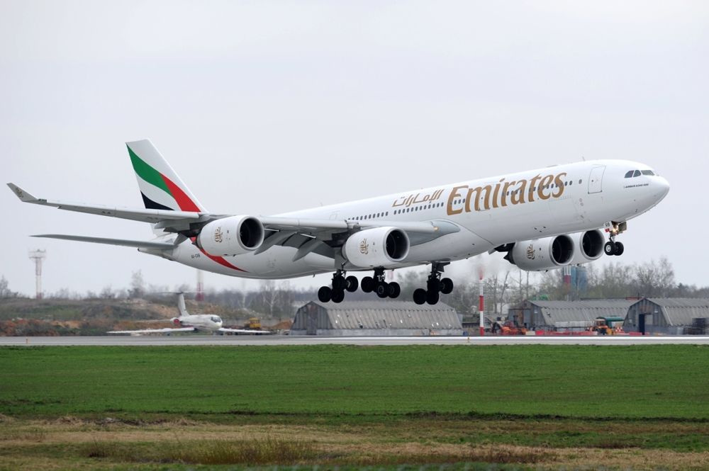 Airbus_A340-541,_Emirates_AN1928028