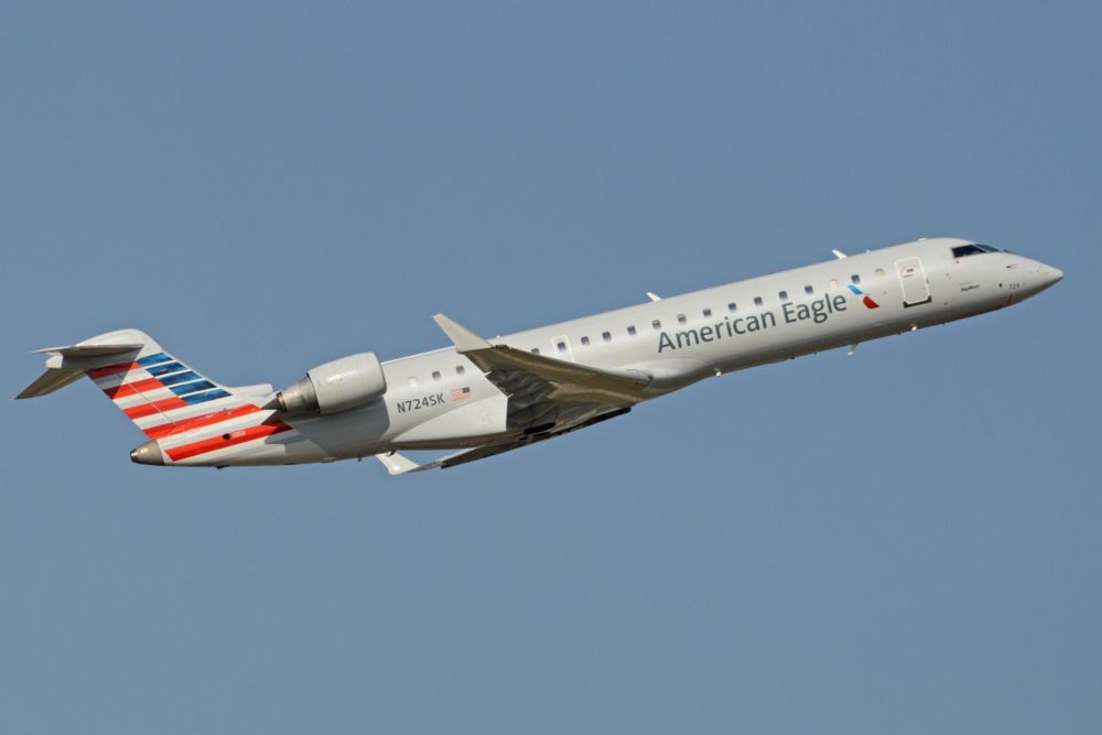 American CRJ-700