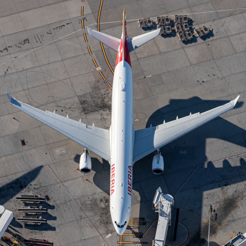 /wordpress/wp-content/uploads/2021/11/Iberia-Airbus-A330-300-1-1000x1000.jpg