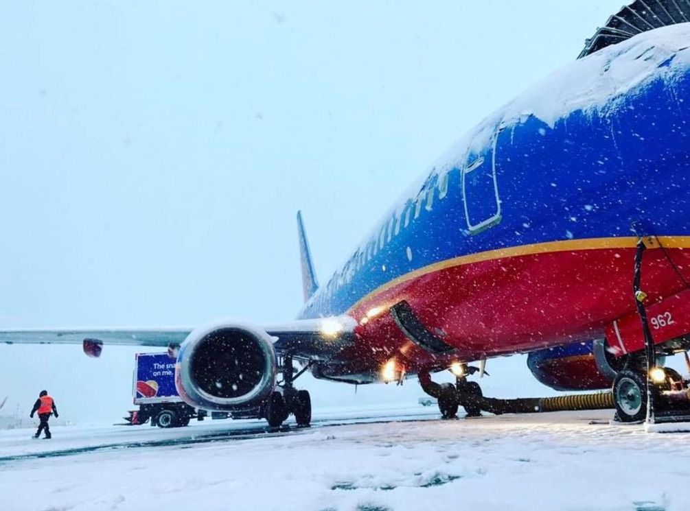 Snow Southwest 737