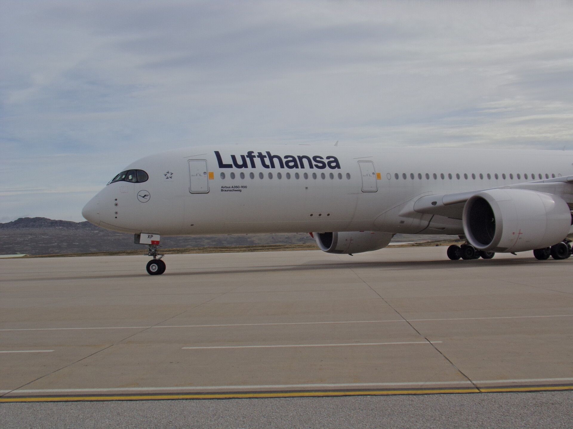 What Cabins Does Lufthansa Offer On Long-Haul Flights?