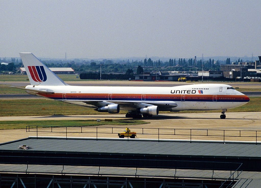 Boeing_747-122,_United_Airlines_AN1094854