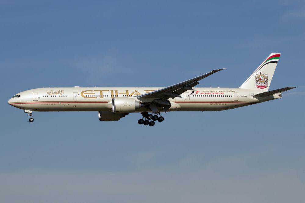 Etihad Airways Boeing 777-300ER landing at London Heathrow