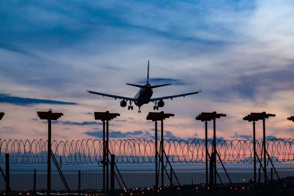  plane landing Australia-international-passenger-numbers-october-2021-Getty