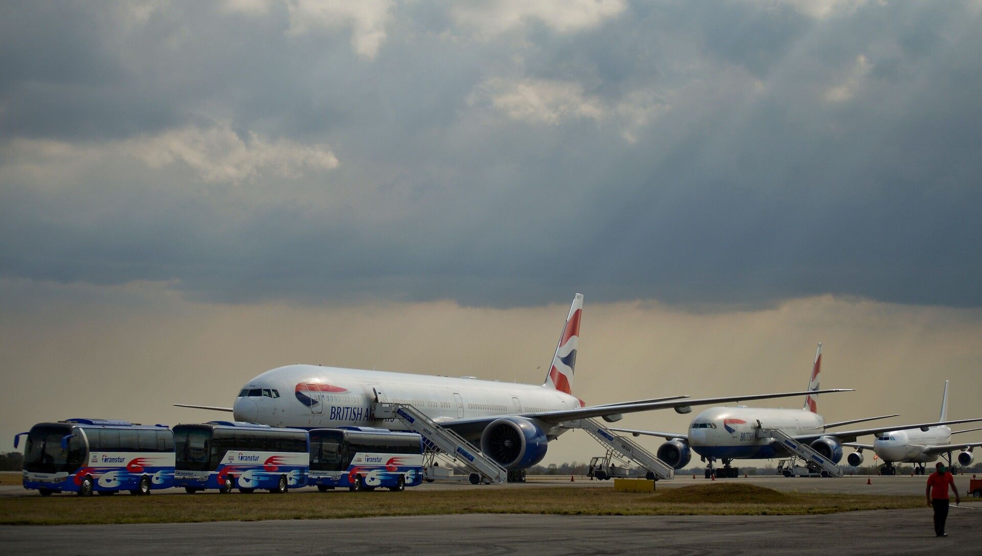 British Airways, Boeing 777, Smashed Windscreen