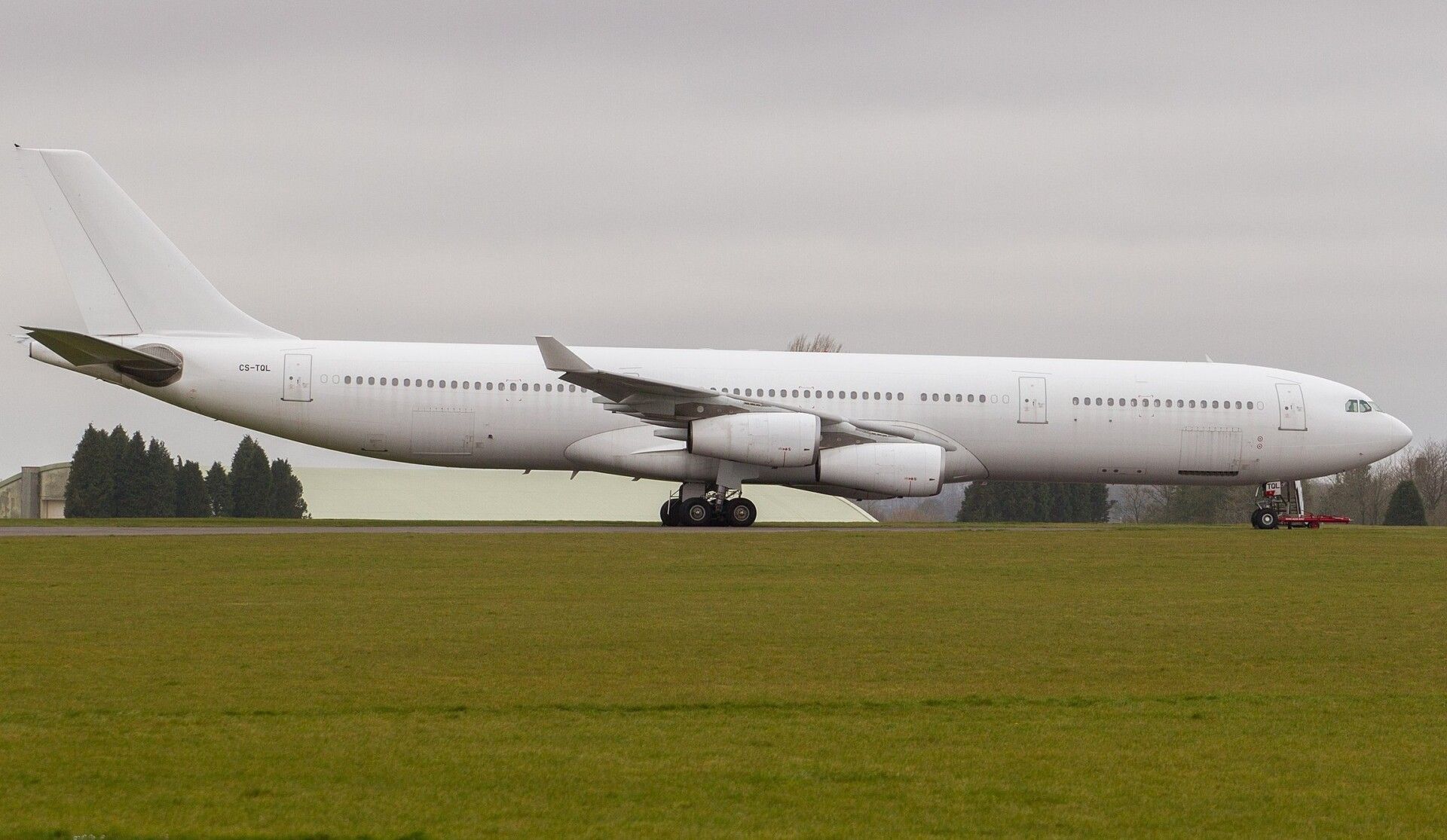 Airbus A340 white