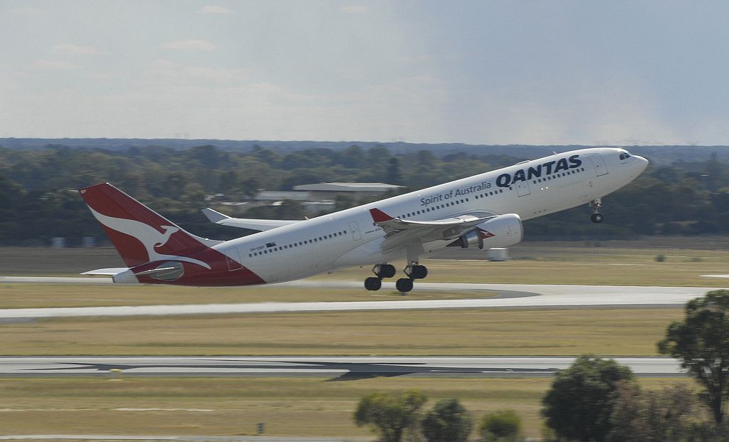 Qantas Flies Commercially To India For First Time Since 2012