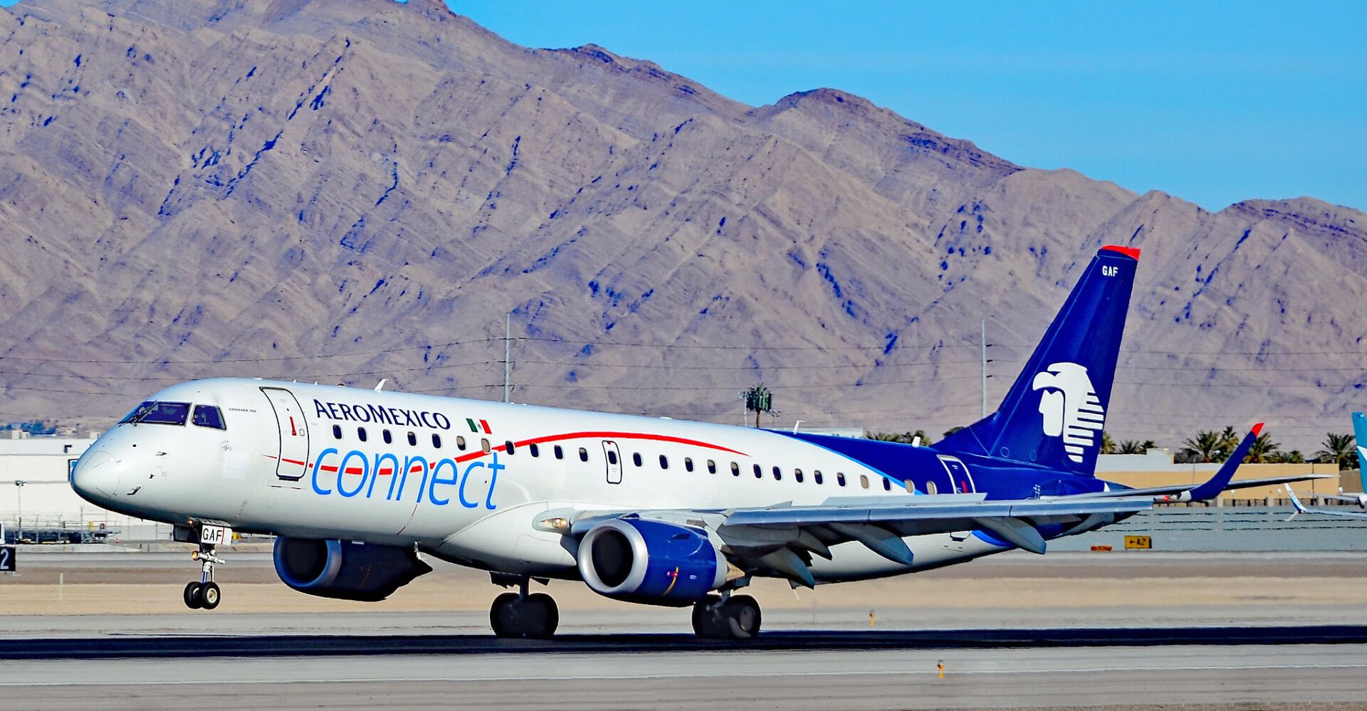 Who Flies The Most Embraer E190s? 5 Major Operators Examined