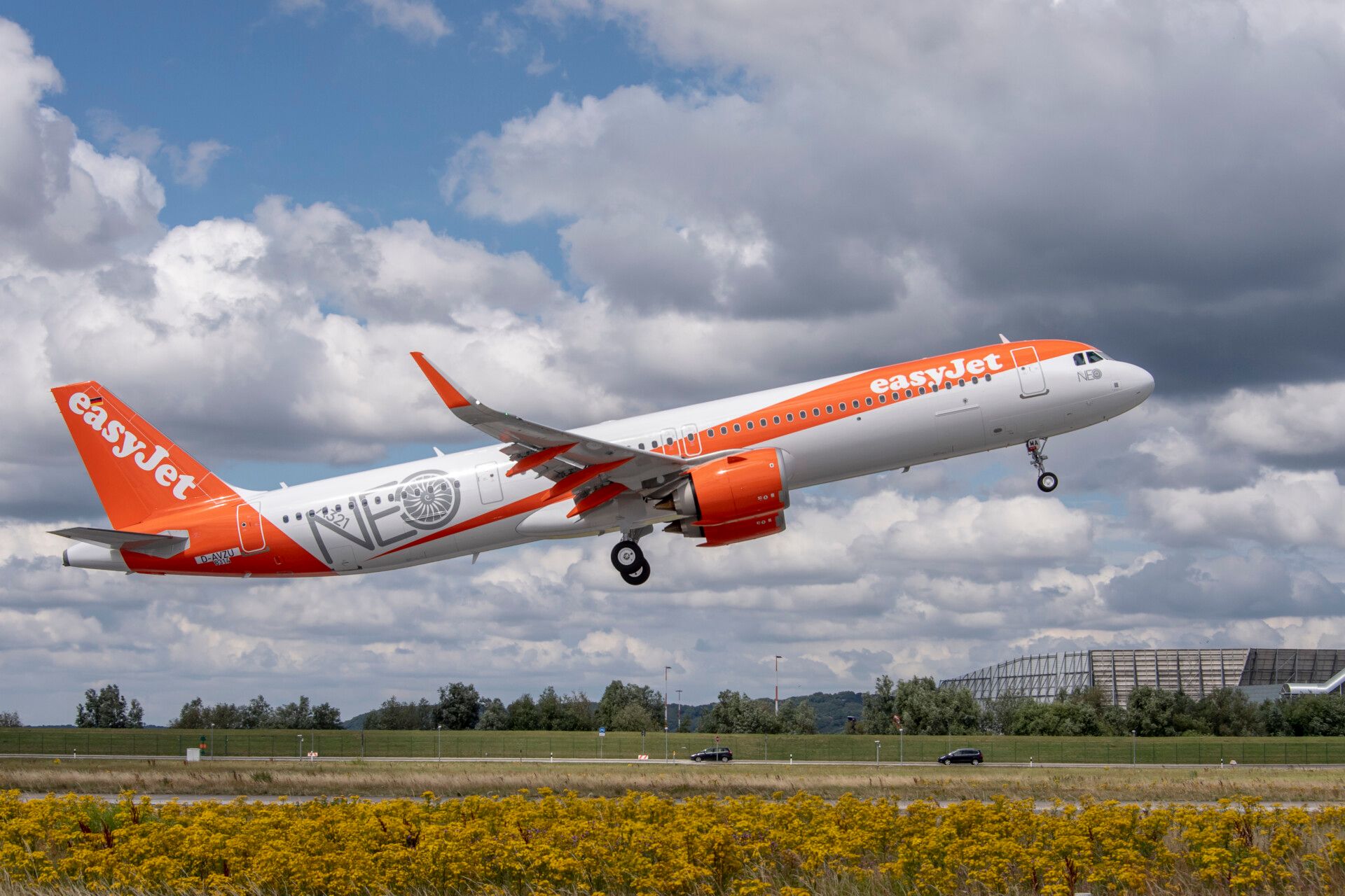 An easyJet Airbus A321neo just after takeoff.
