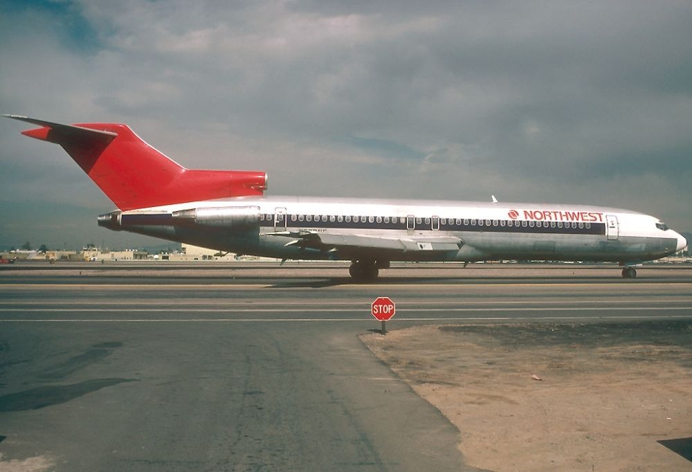 Northwest Airlines Boeing 727
