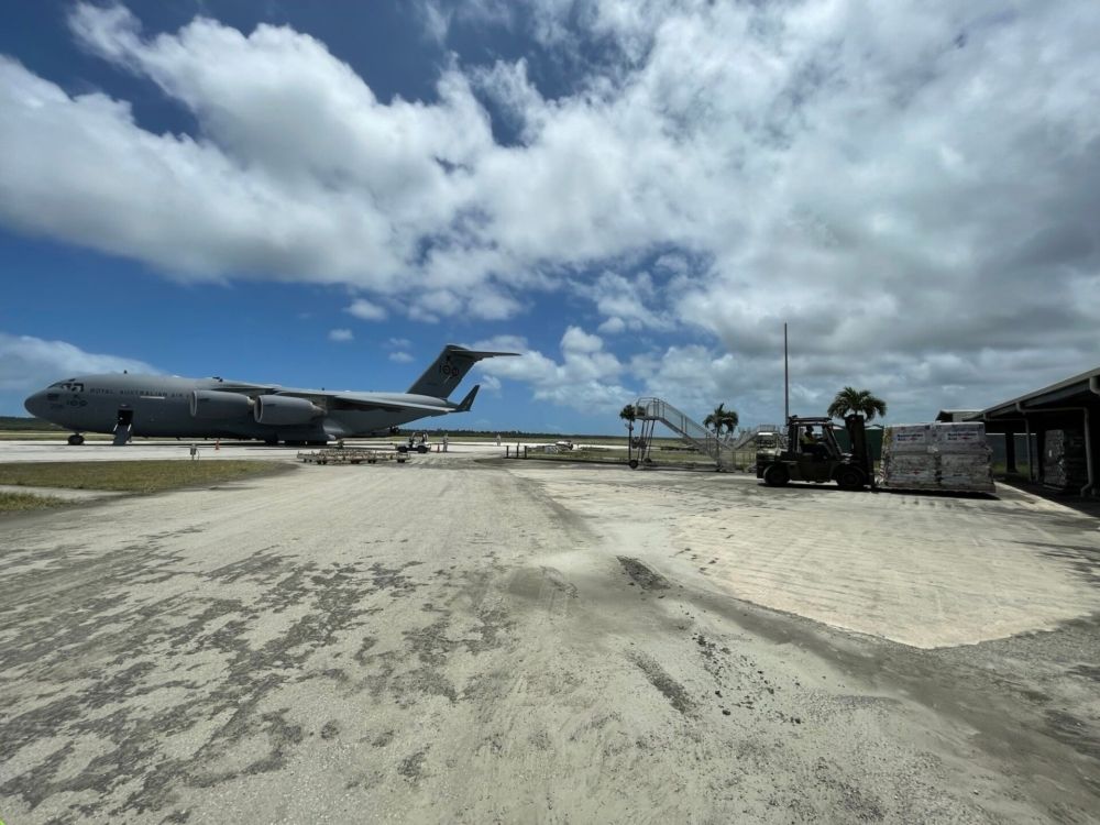 Tongans Clear Runway By Hand To Reopen Nukuʻalofa Airport