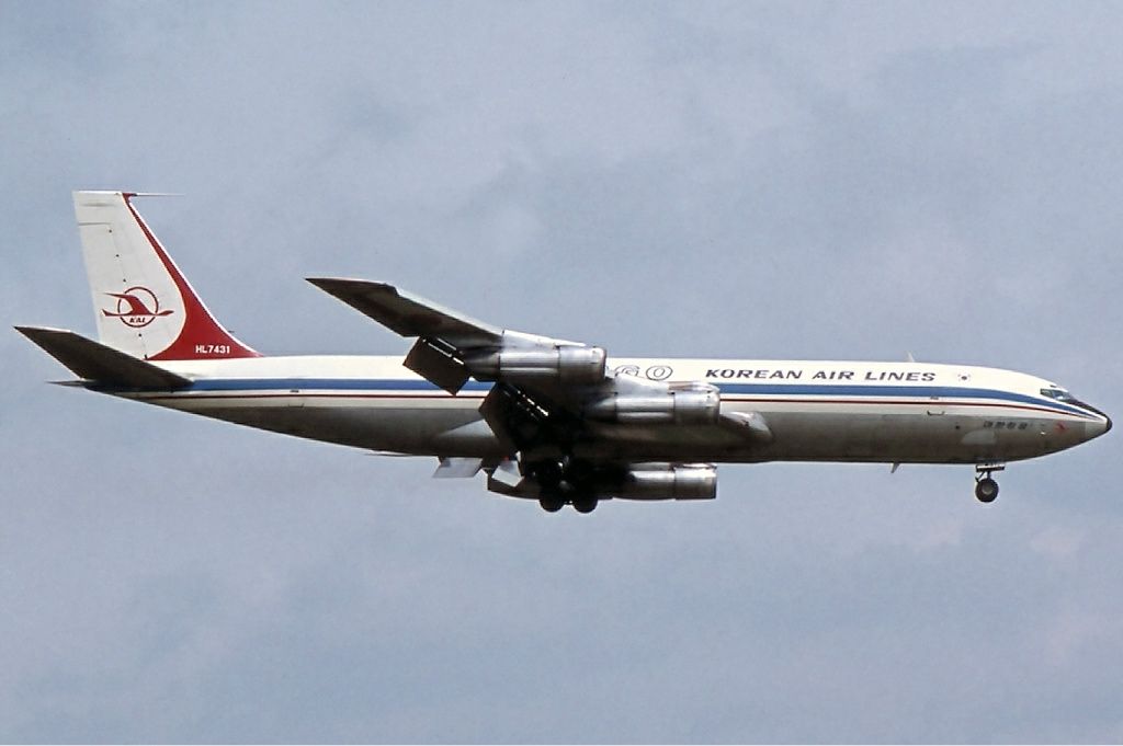 Korean Air Boeing 707