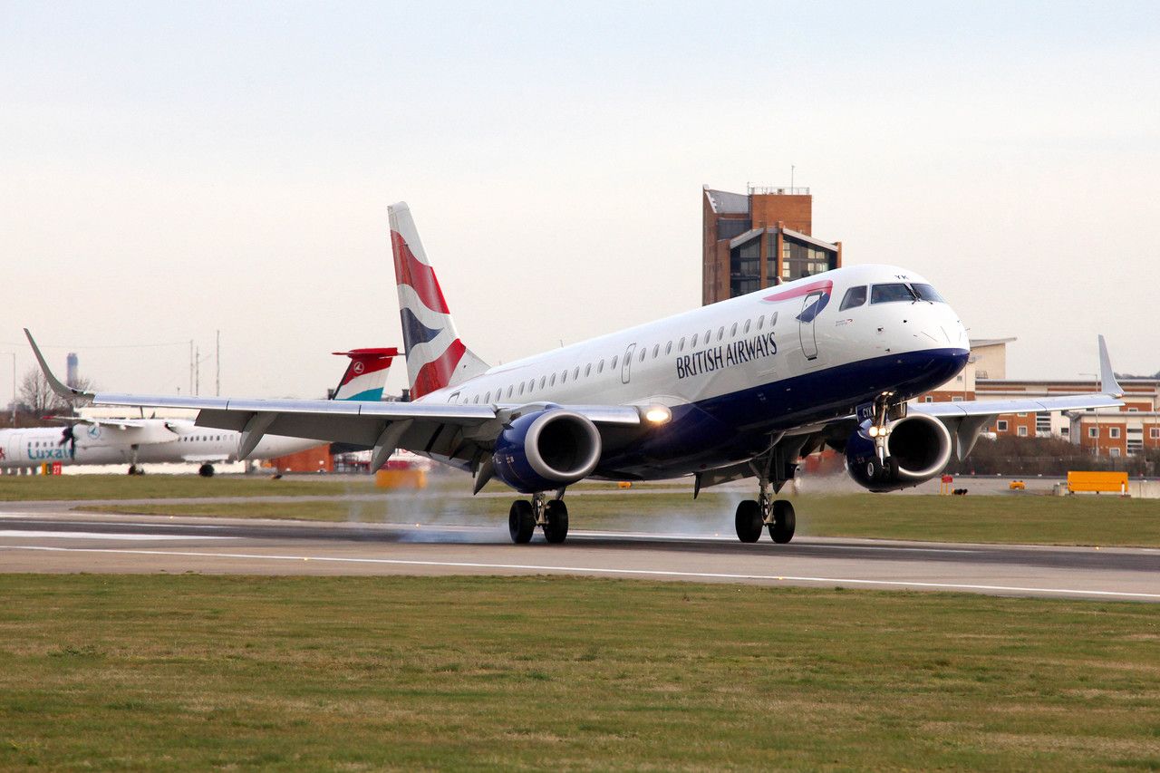 British Airways E190 at LCY