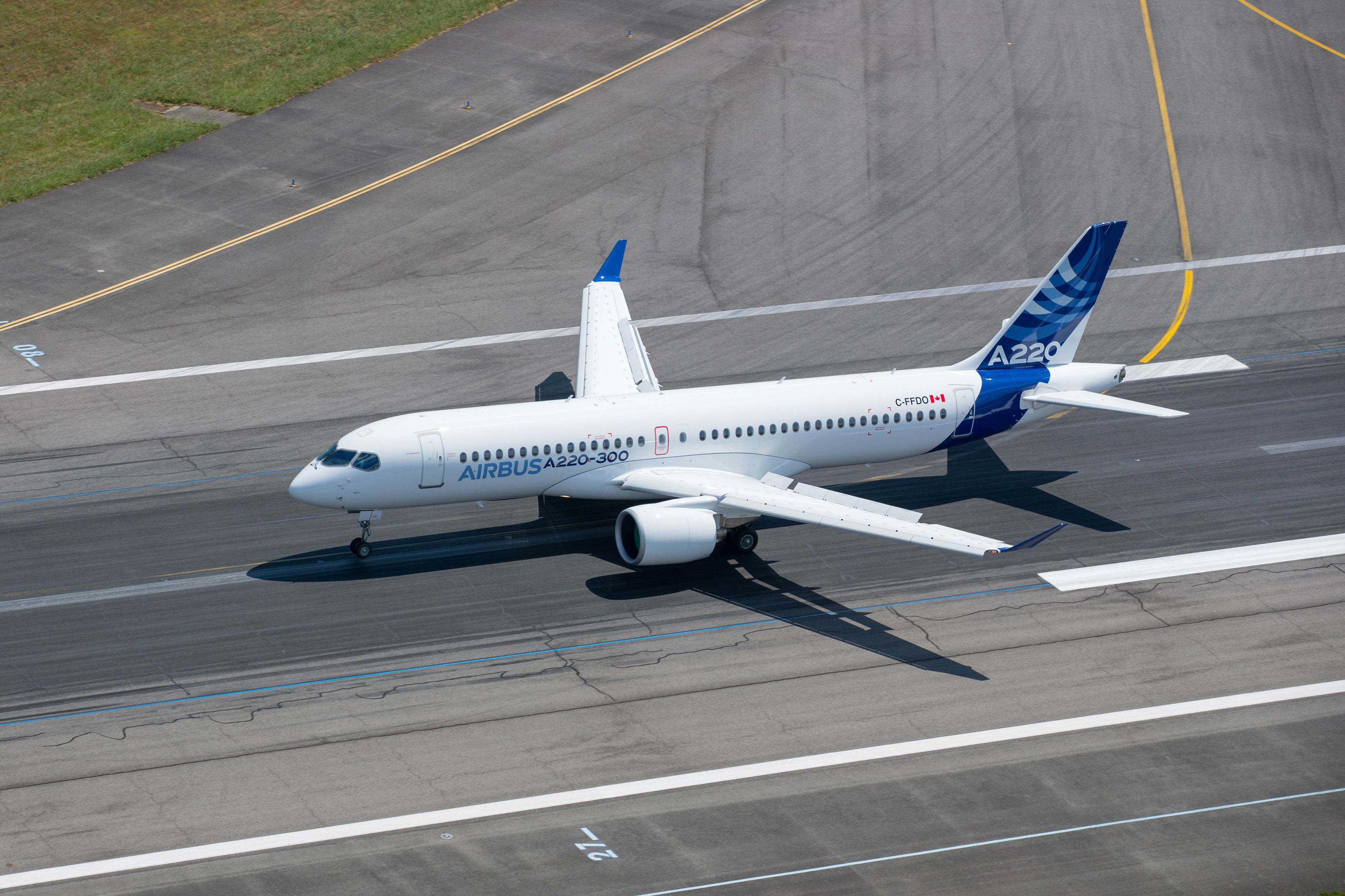 Airbus A220-300 new member of the airbus single aisle family - Landing