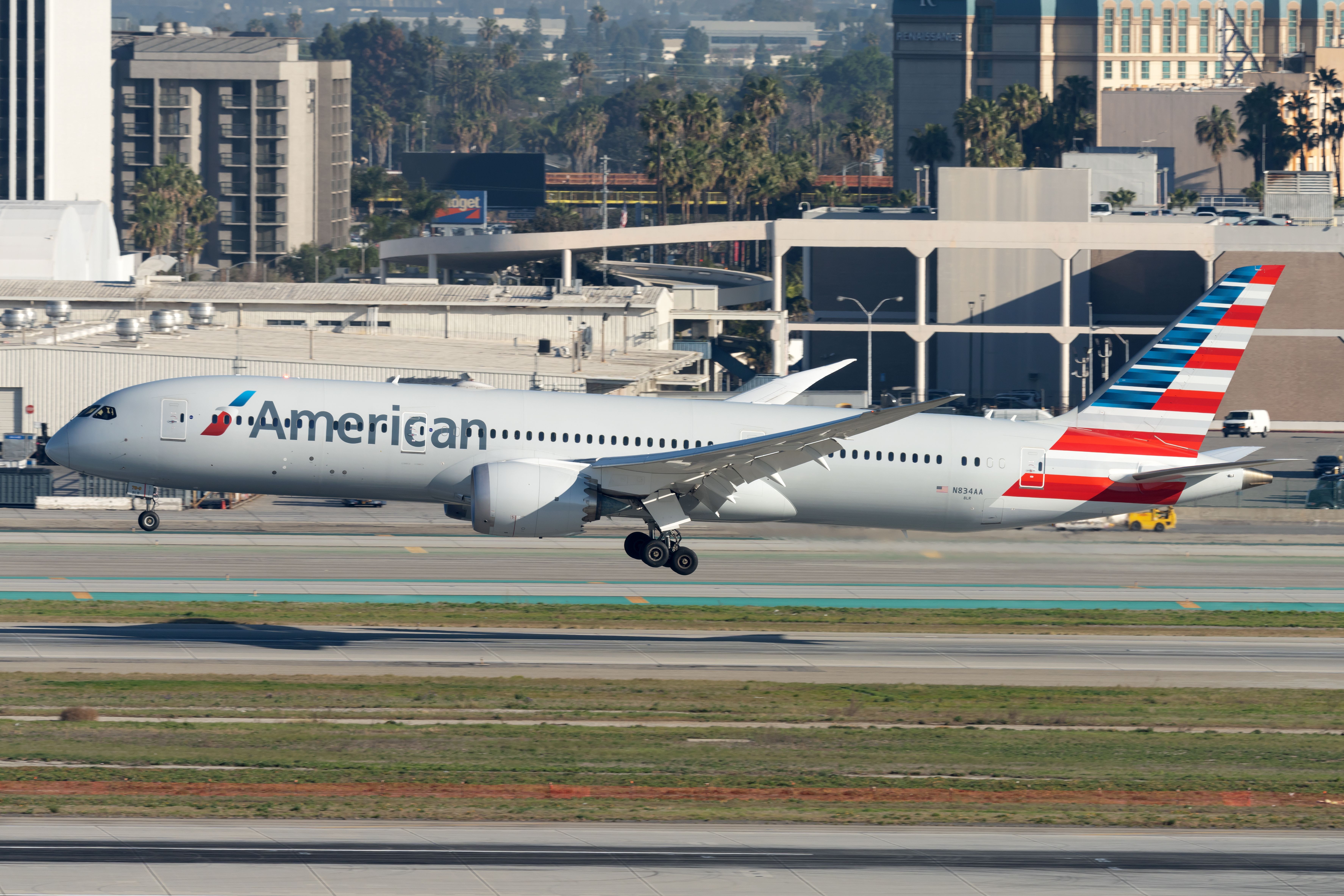 American Airlines Boeing 787-9 Dreamliner N834AA (1)