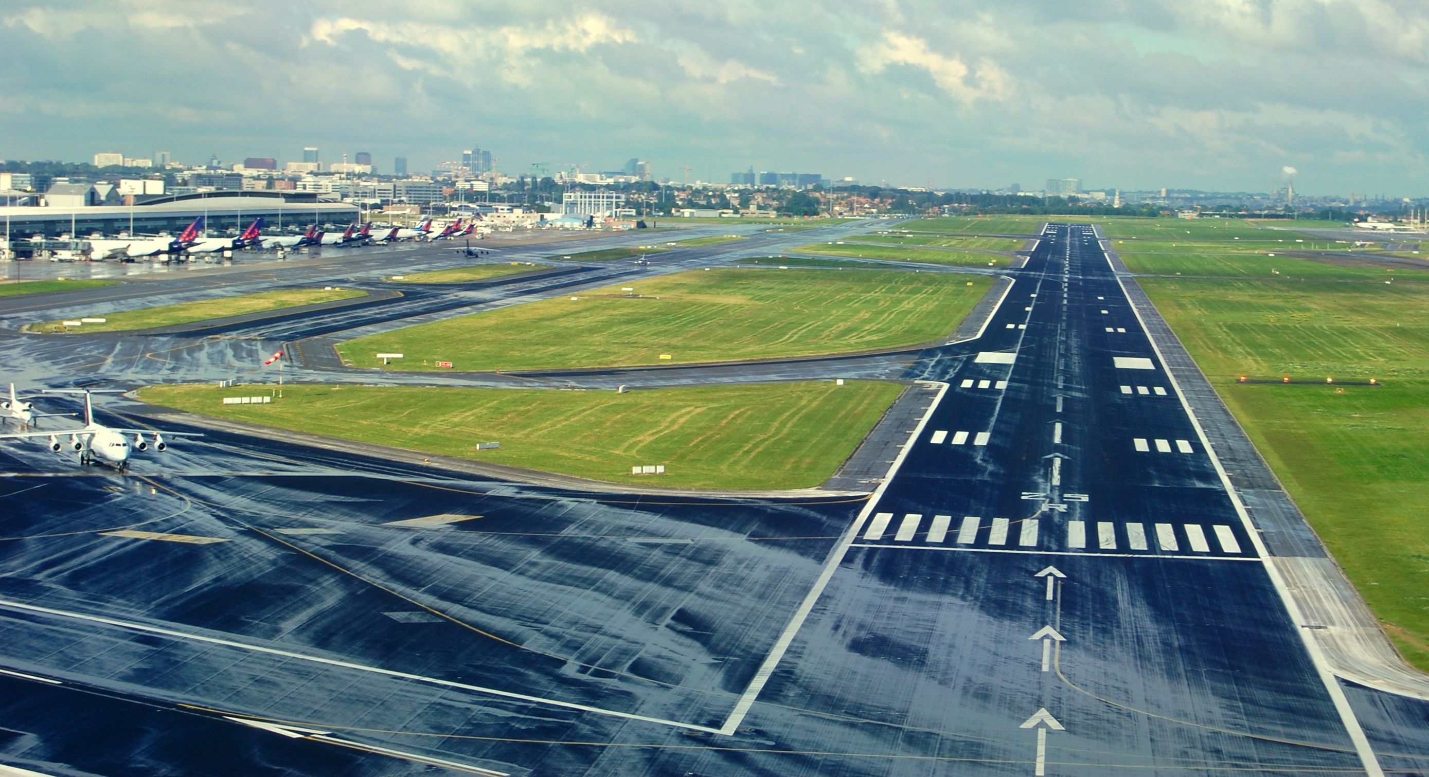 Brussels_Airport_Runway_25_R