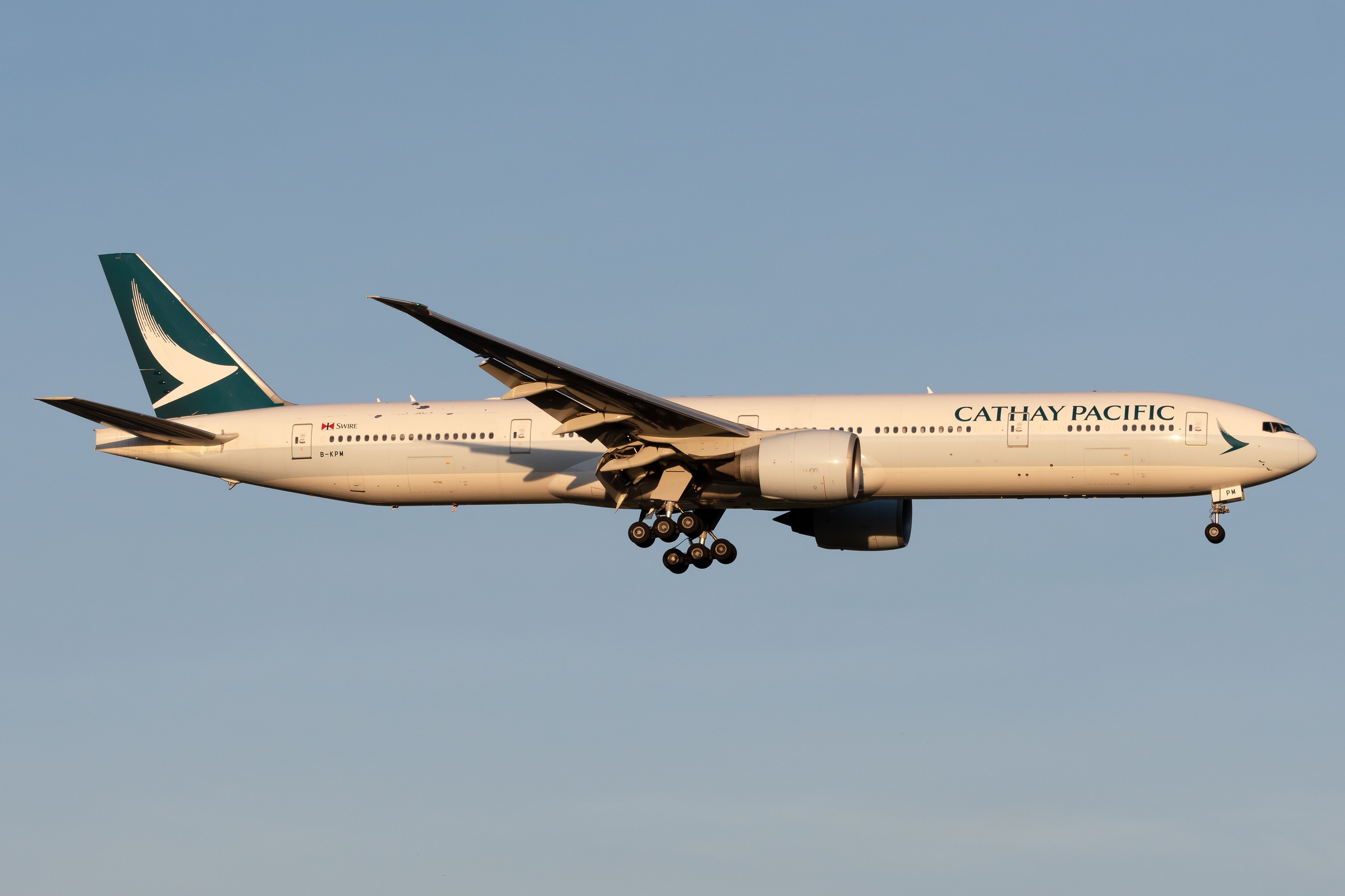 Cathay Pacific Boeing 777-367(ER) B-KPM