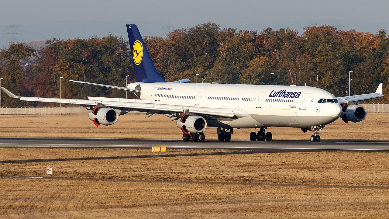 D-AIFC_Lufthansa_A343_Gander_Halifax_(31945617488)