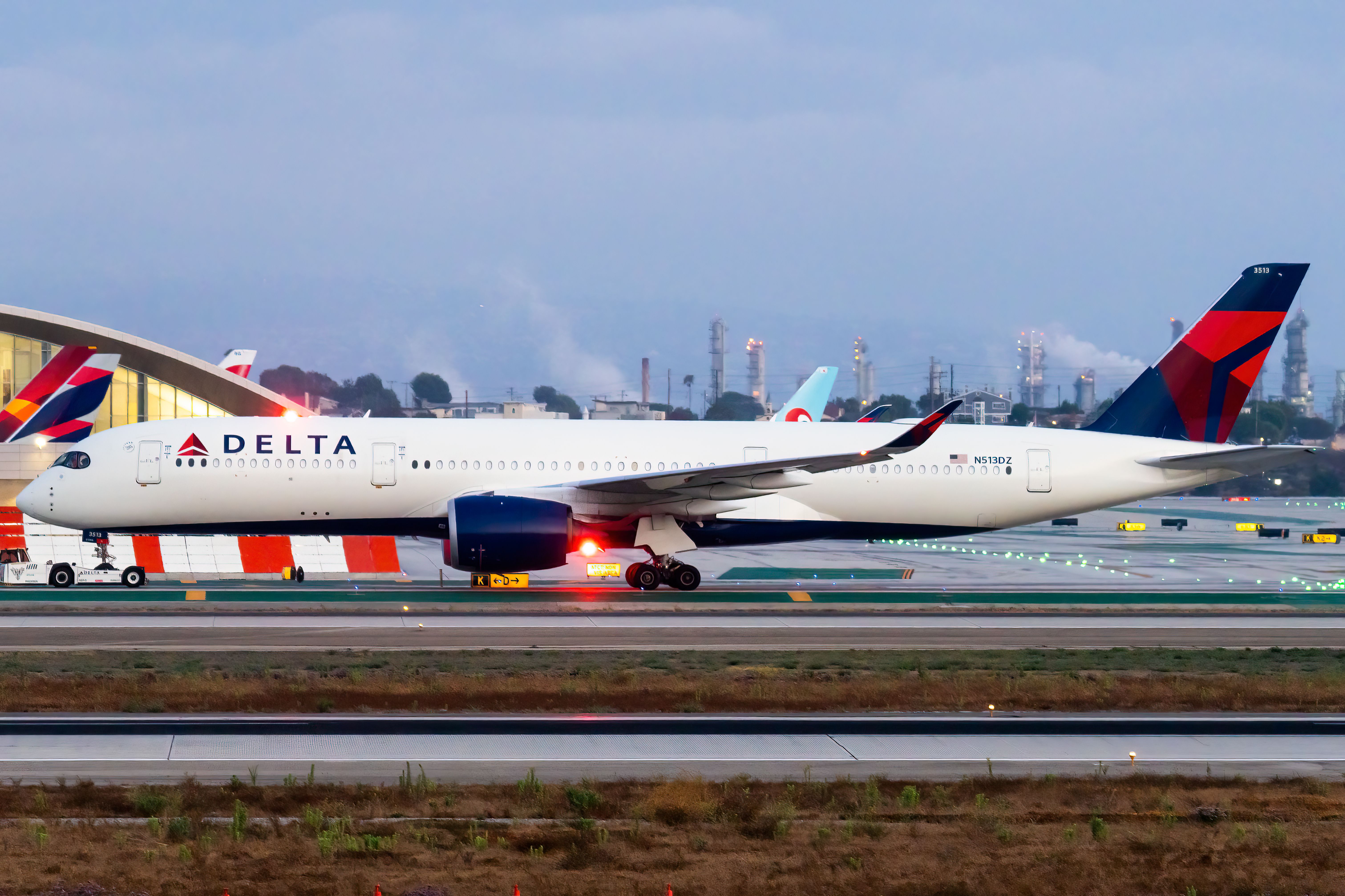 Delta-Airbus-A350-900---N513DZ-1