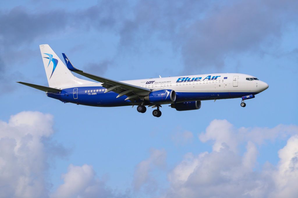GettyImages-1048023082 Blue Air Boeing 737