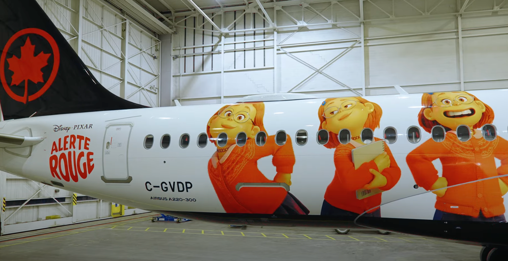 Pixars-Turning-Red-Air-Canada-Plane-3