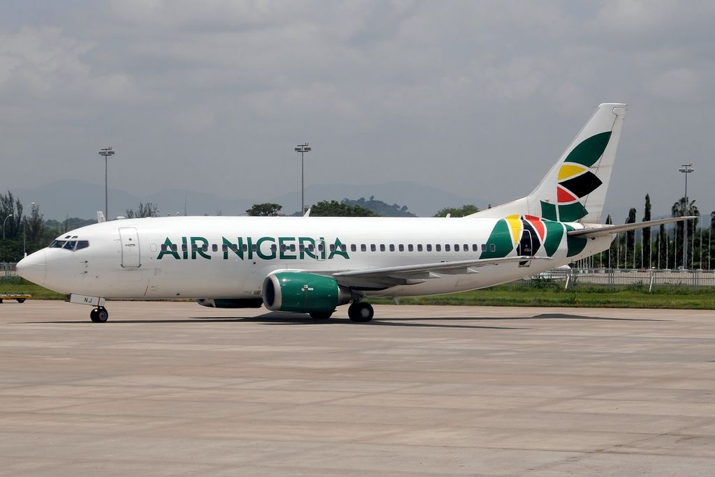 1024px-Air_Nigeria_Boeing_737-300_Iwelumo