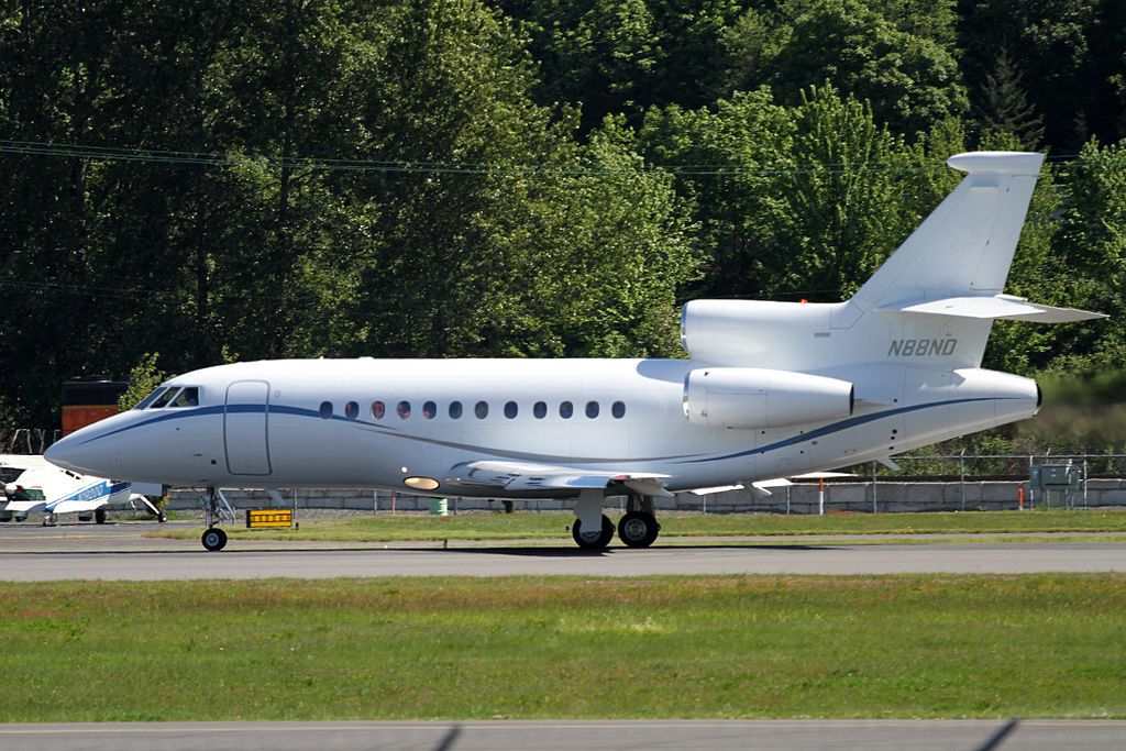 A Dassault Falcon 900EX on an airport apron.
