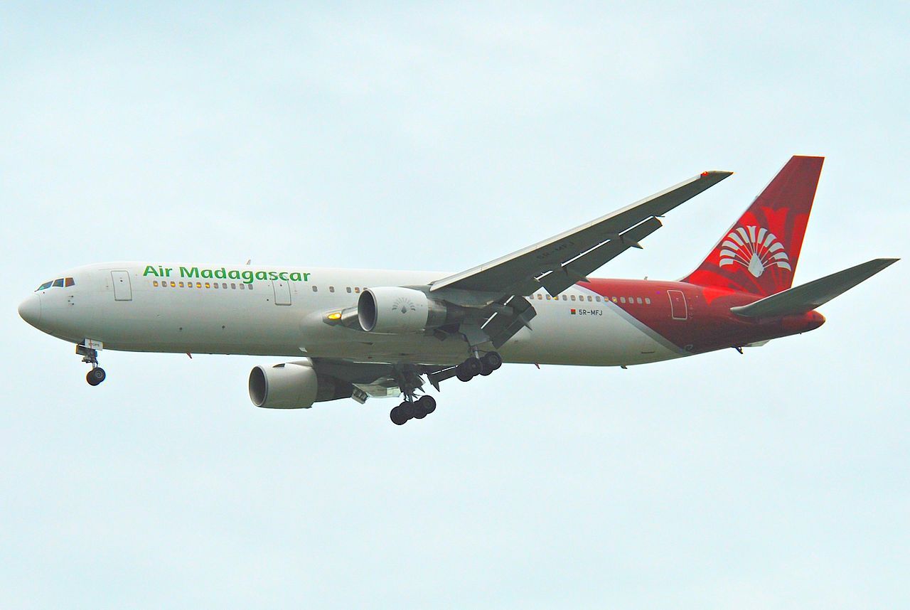 1280px-Air_Madagascar_Boeing_767-300;_5R-MFJ@BKK;30.07.2011_613ad_(6042315574)