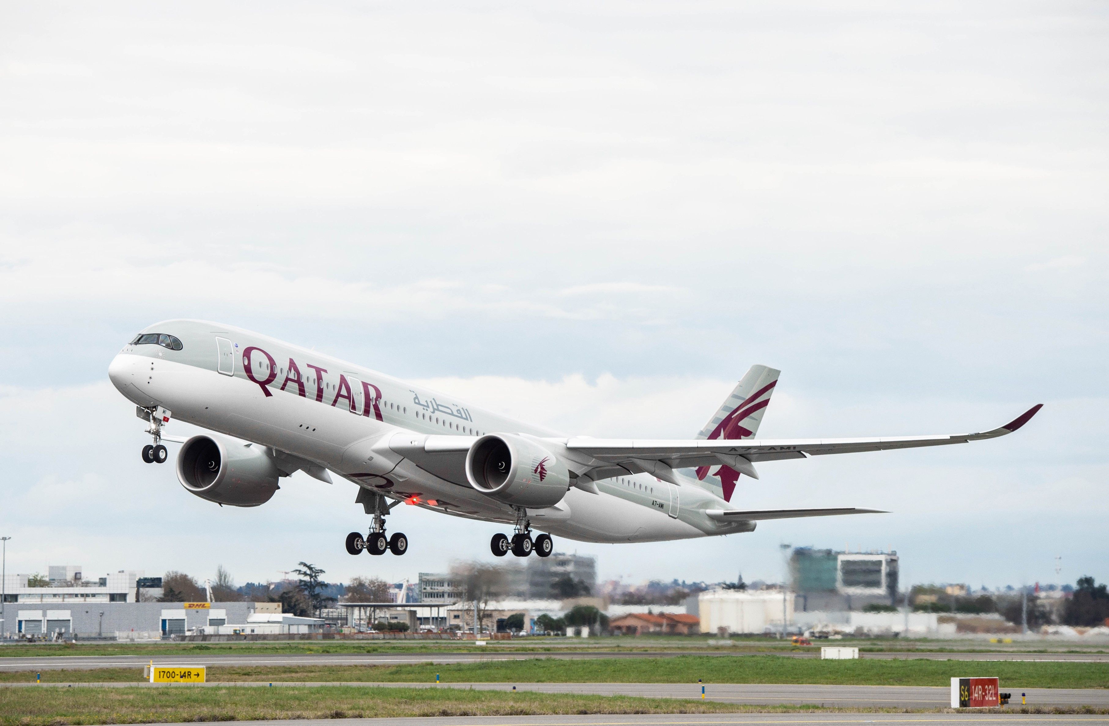 A350-900 Qatar Airways MSN214 take off