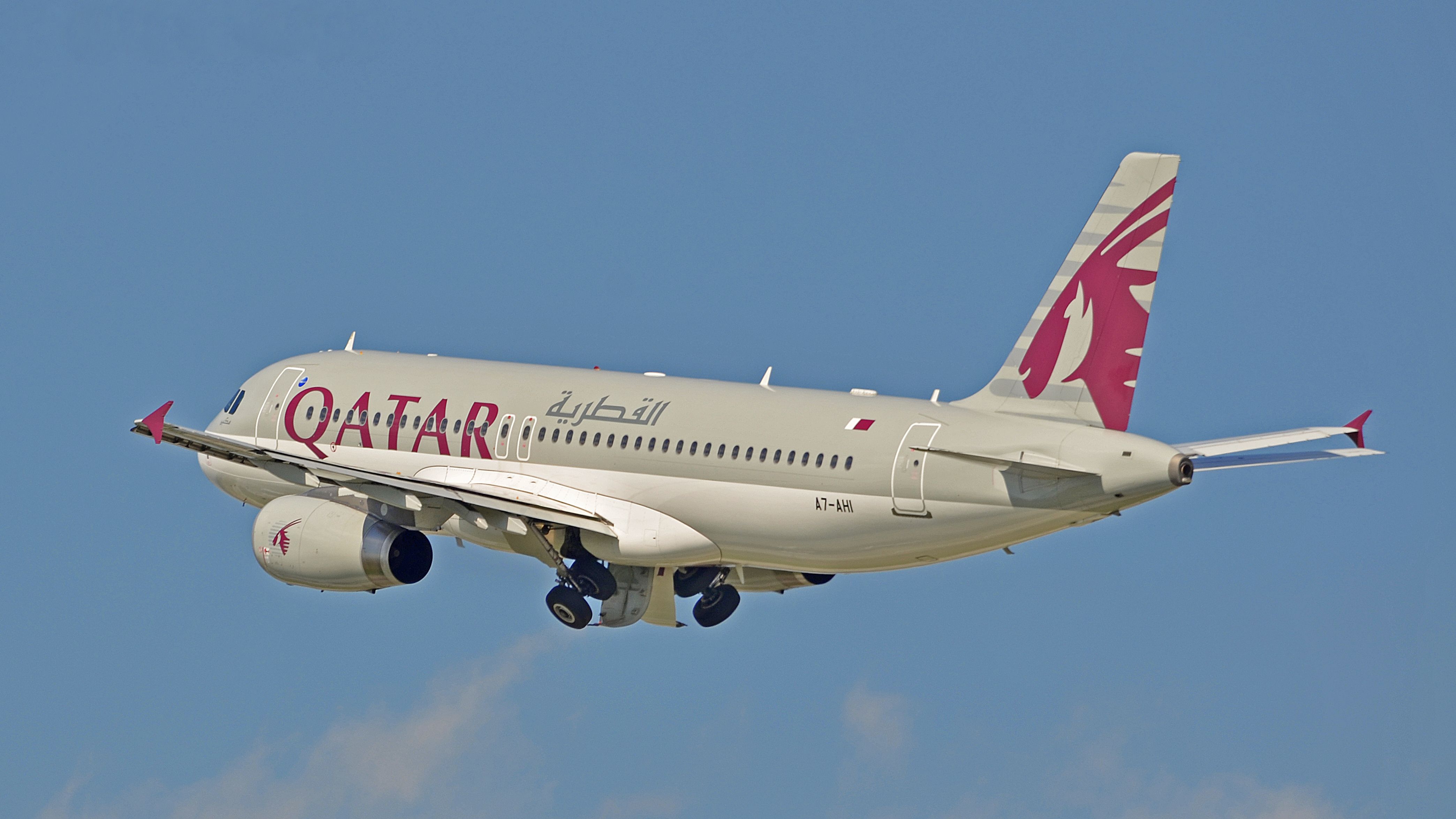 A7-AHI_Airbus_A320-232_Qatar_Airways